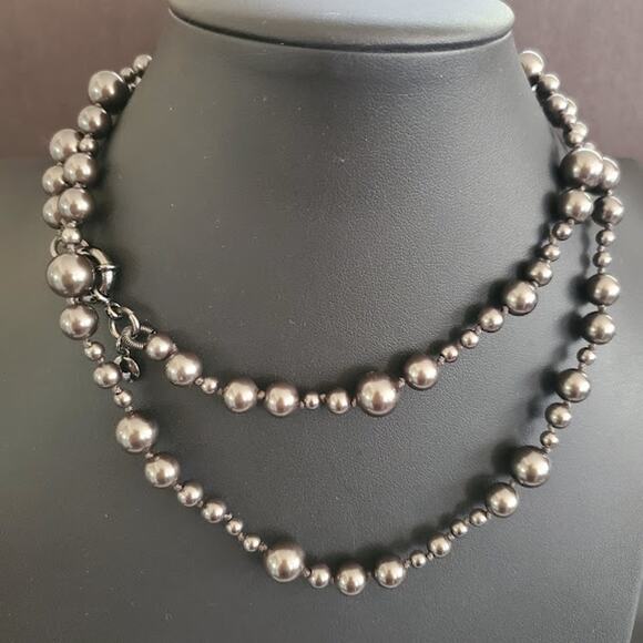 J. Crew Gun Metal Gray Faux Pearl Necklace Faux Hematite Charcoal Gray‎ Casual - Picture 1 of 7